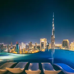 5* ホテル Paramount Midtown